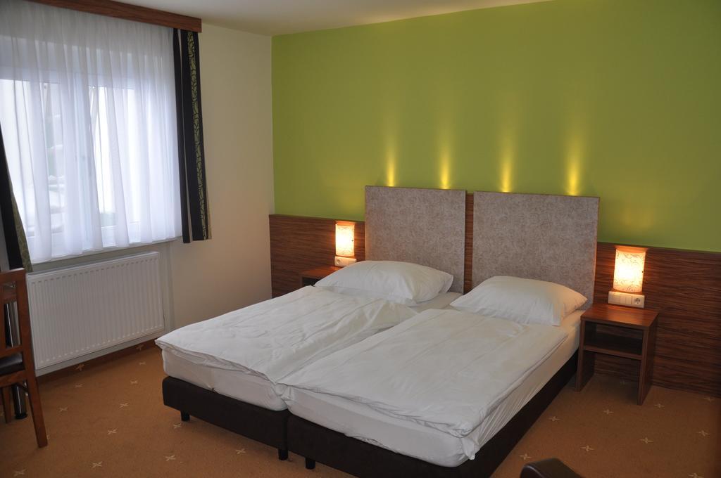 Gasthof Zur Linde Sankt Andra am Zicksee Bilik gambar