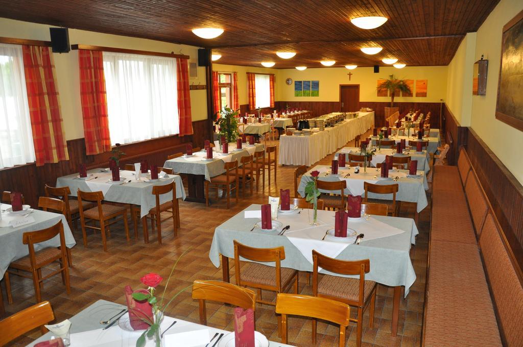 Gasthof Zur Linde Sankt Andra am Zicksee Luaran gambar